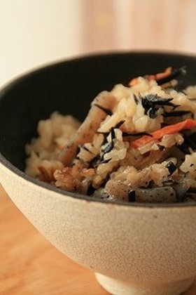 鉄分補給！ひじきの炊き込みご飯