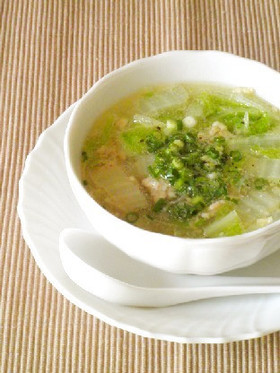 3分煮るだけ☆鶏挽肉と白菜の春雨スープ