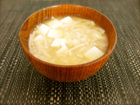 えのき・絹豆腐・長芋の色白美人なお味噌汁