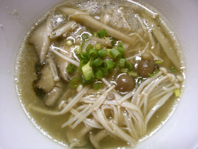 簡単！ごぼうと　きのこのアジア風スープ♪