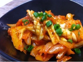 韓国料理 ウマ辛〜！辛〜いイカ炒め