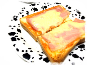 朝食やランチに♪ベーコンチーズトースト
