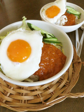 ミートソースでお手軽★ロコモコ丼